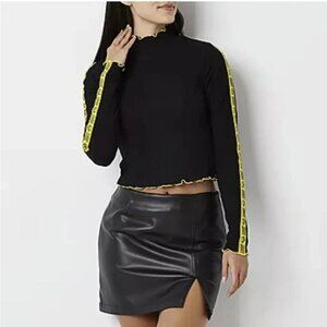 Juicy Couture Size M Black Long Sleeve Ribbed Crop Top Yellow Trim Logo Tape Y2K